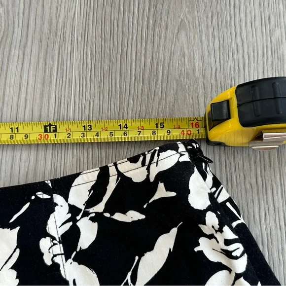 INC International Concepts Black and White Floral Print Skirt - Picture 4 of 5